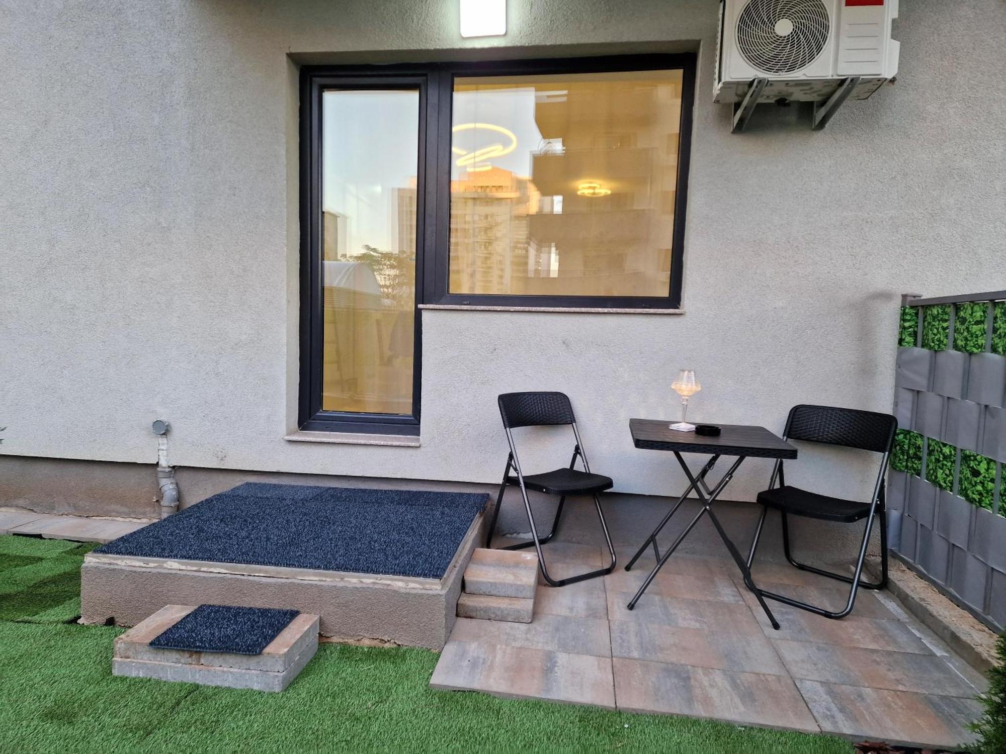 Studio&Garden! Roşu 外观 照片